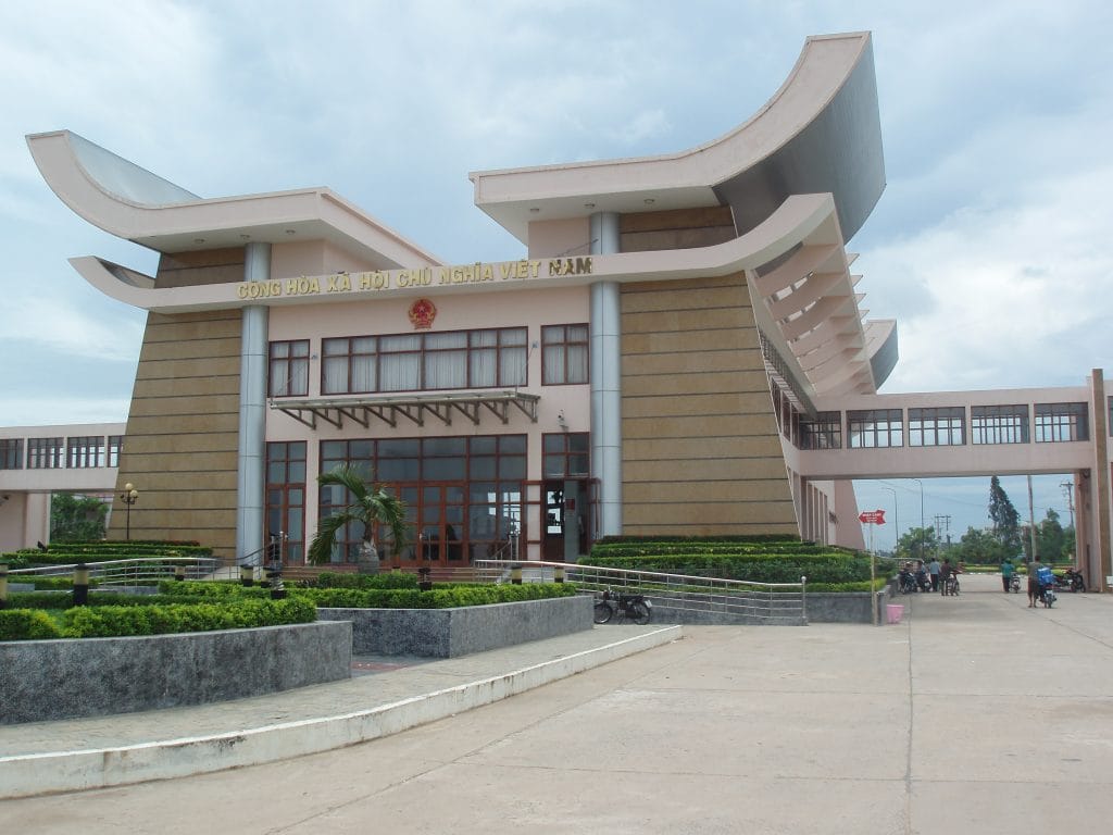 thue-xe-4-cho-di-cua-khau-moc-bai